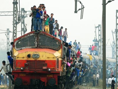 Прокатиться на крыше поезда в Мумбаи