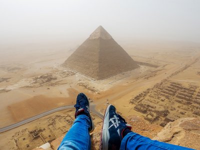 Забраться на вершину пирамиды Хеопса в Каире