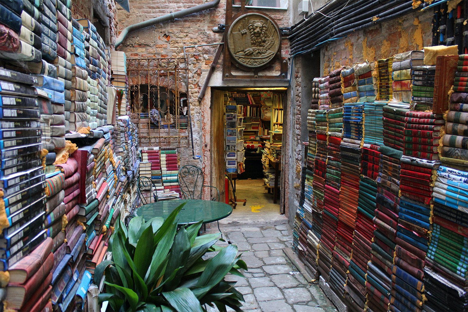 Книжный магазин «Аква Альта», Венеция