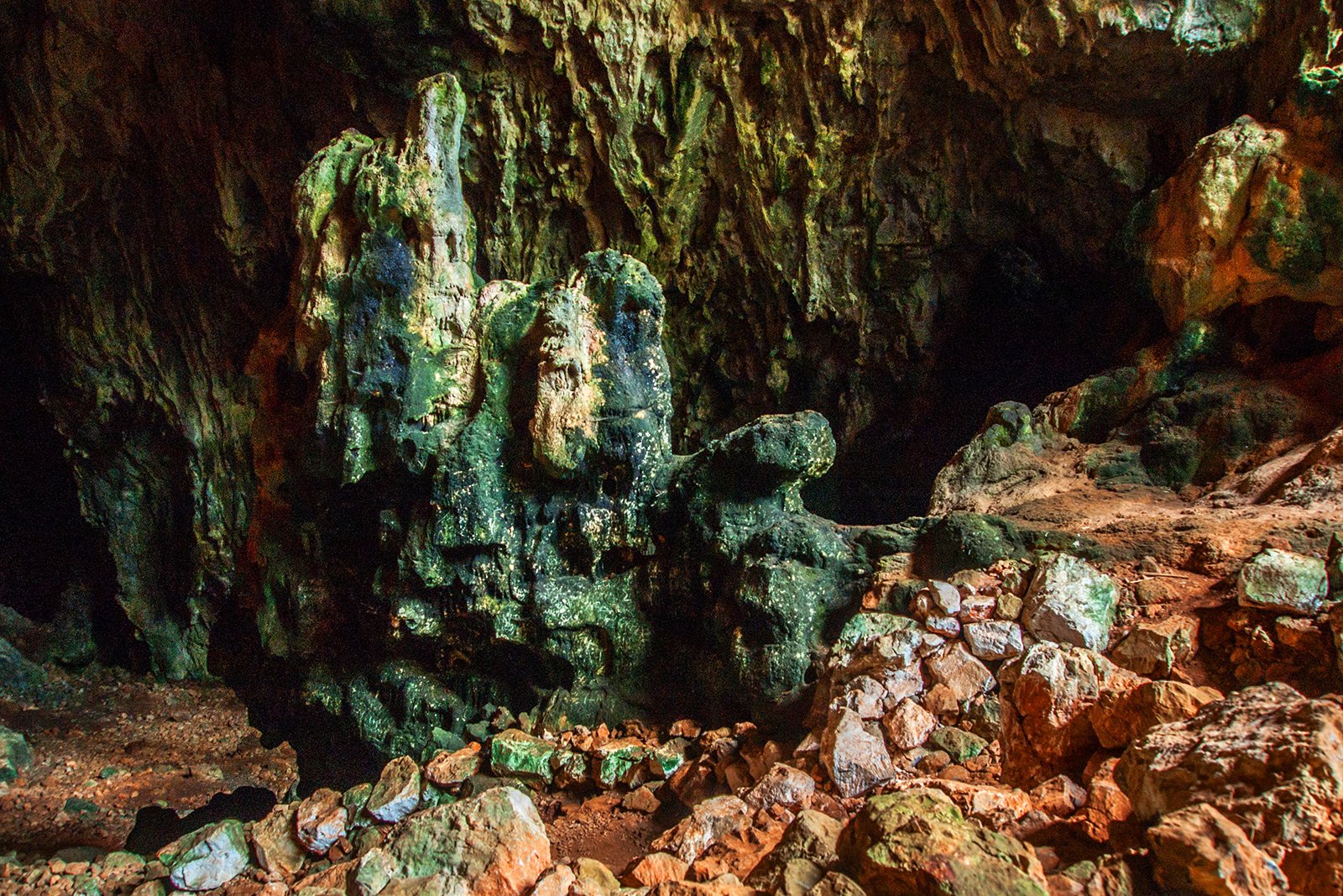 Пещера Скотино, Крит