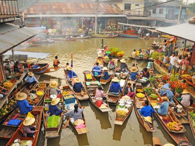 Плавучий рынок Damnoen Saduak в Бангкоке