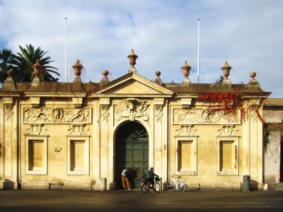 Площадь Мальтийских рыцарей в Риме
