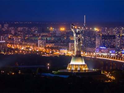 Монумент Родина-Мать в Киеве